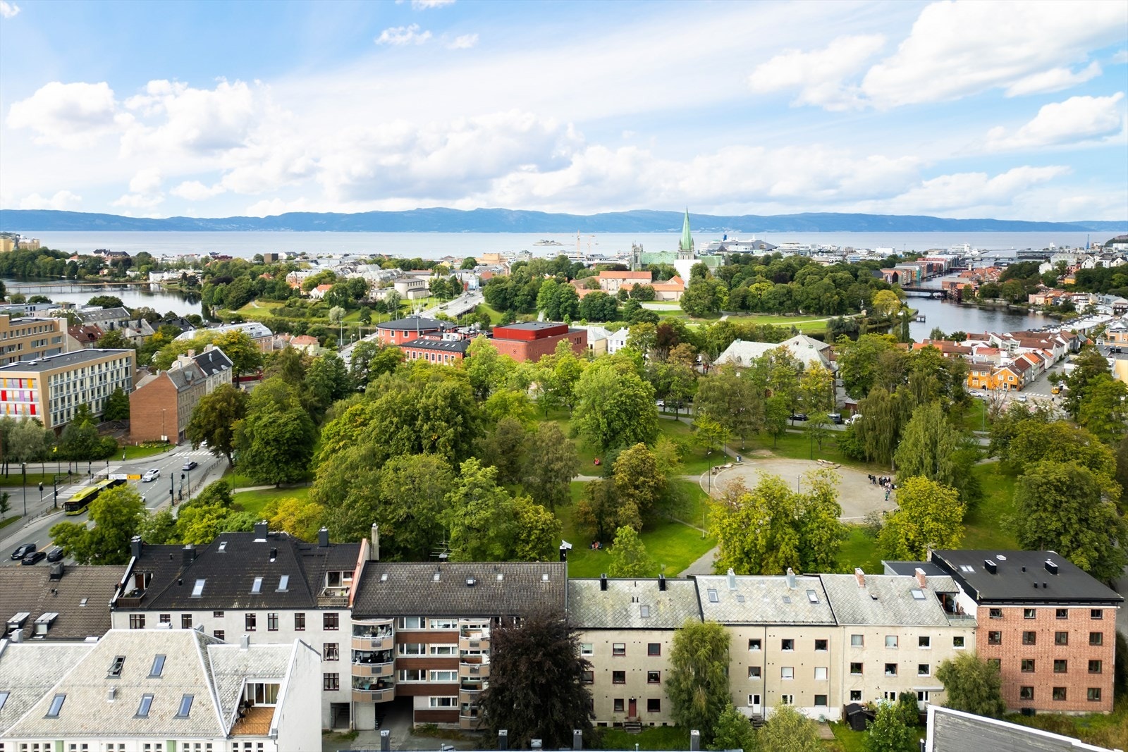 Samtidig er det behagelig gangavstand inn til bykjernen. Galleribilde
