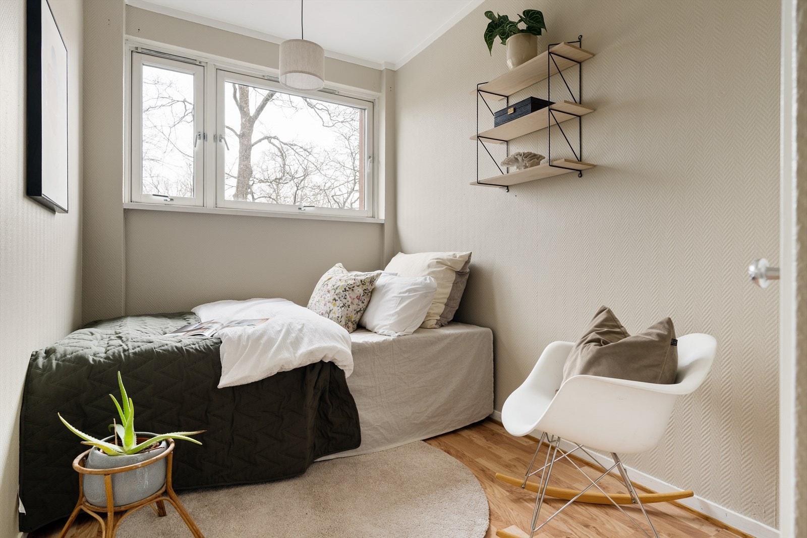 Soverommene er ca. like i størrelse på rundt 7 m² hver. Galleribilde