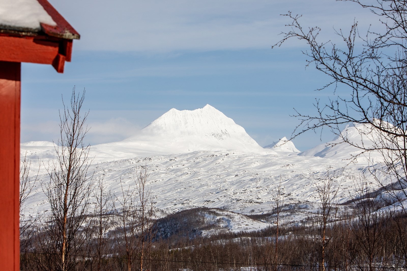 Eiendommen har utsikt utover nærområdet samt gode lys- og solforhold Galleribilde
