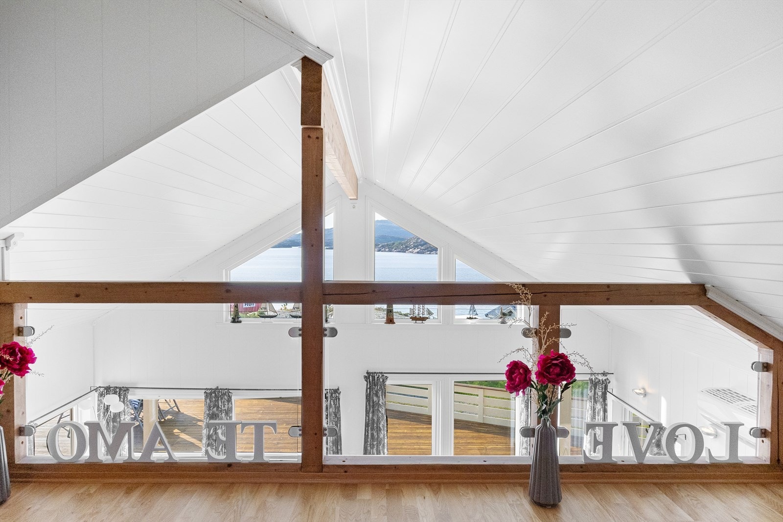 Loftstue. Her nyter man også nydelig utsikt. Galleribilde