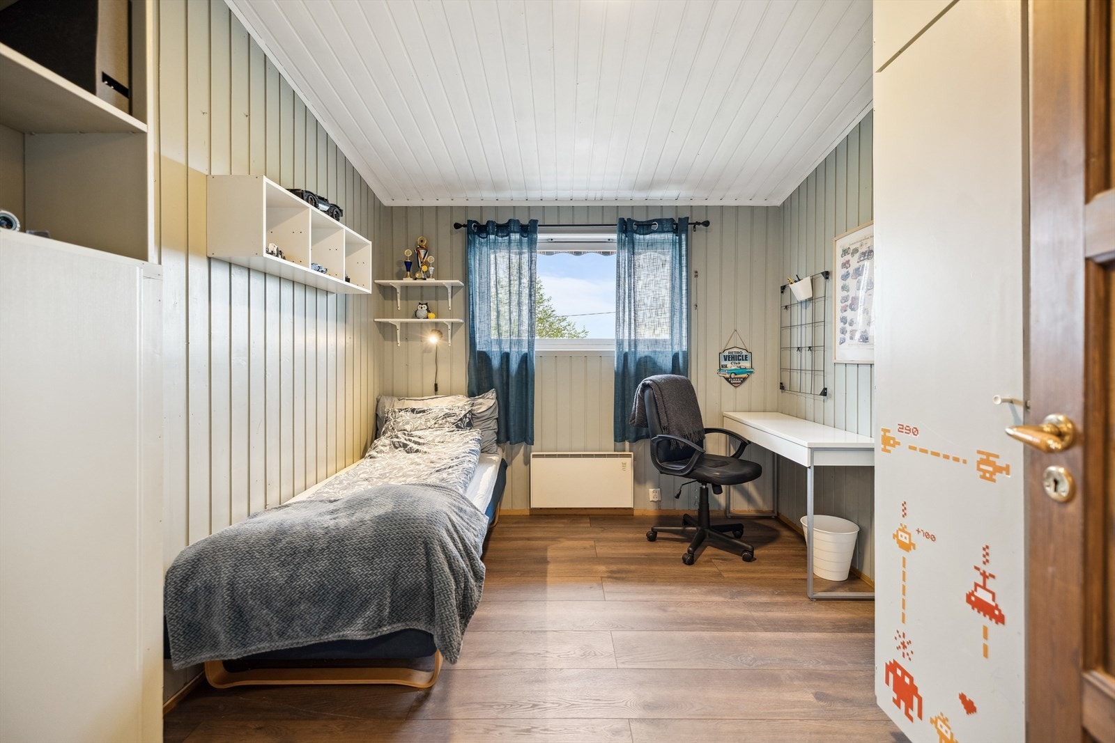 Soverom nummer to egner seg ypperlig som barnerom, gjesterom eller hjemmekontor. Galleribilde