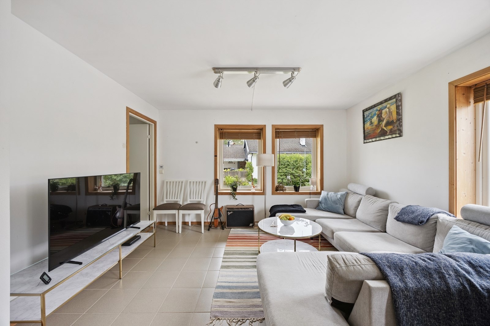 Utleiedel: Lys og trivelig stue med god plass for sofakrok og tv. Galleribilde