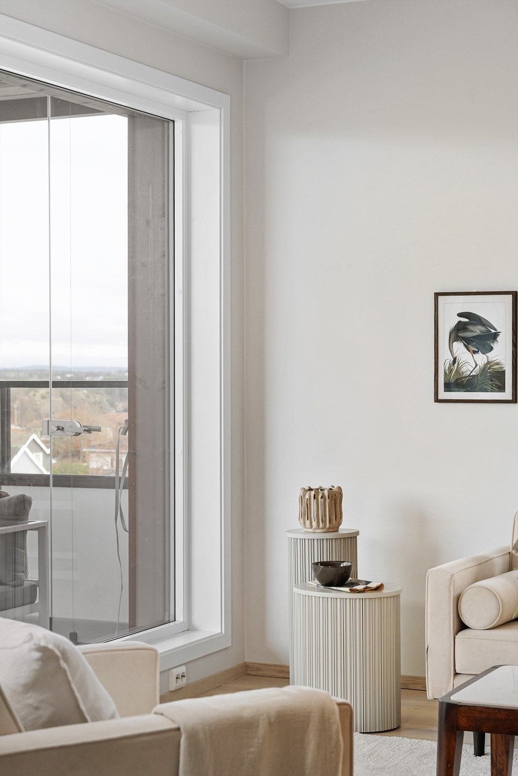 Gulvvarme og oppvarming av varmtvann er inkludert i felleskostnadene, noe som gjør leiligheten meget energieffektiv. Galleribilde