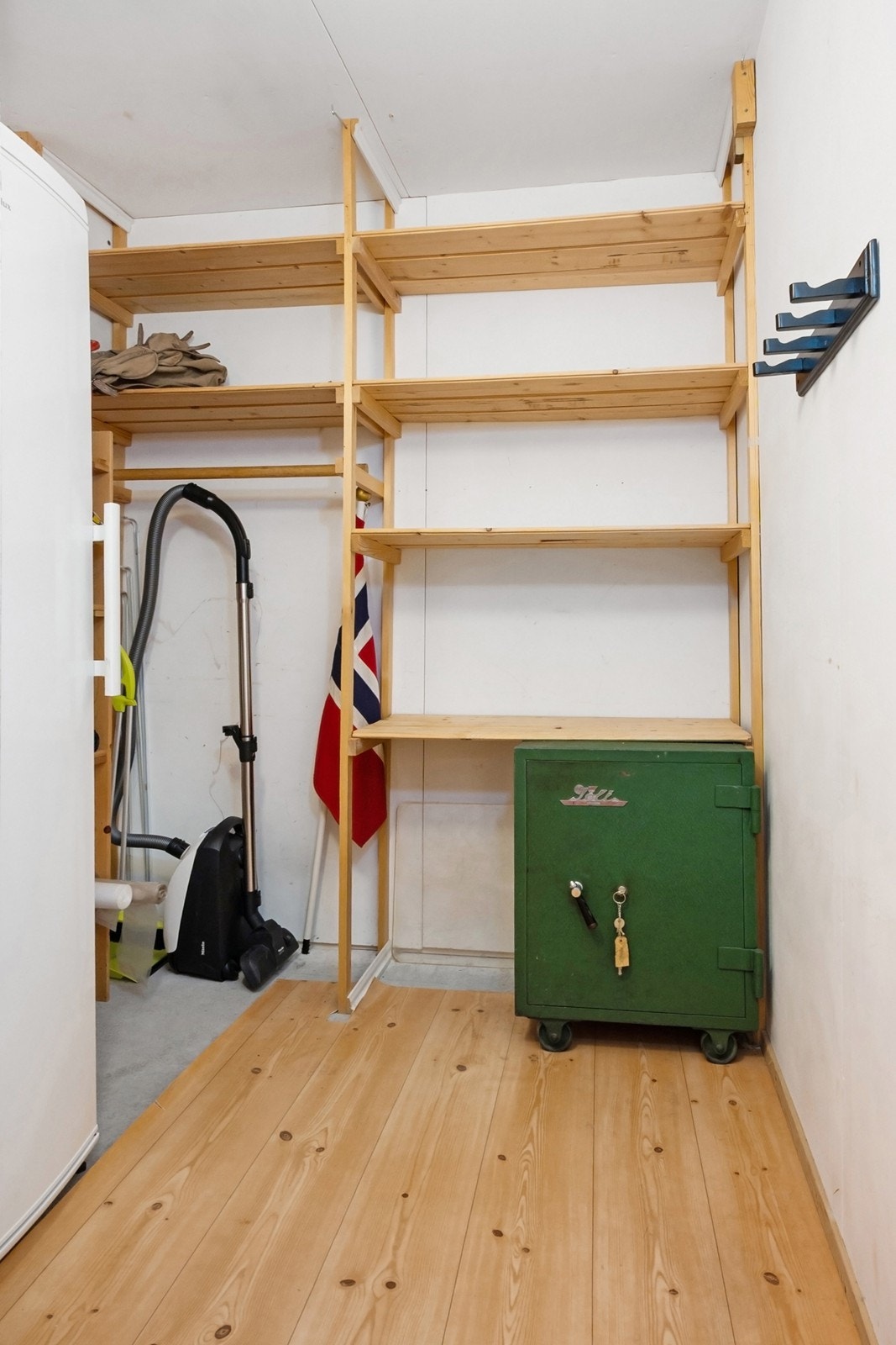 Innvendig bod - Safe medfølger salget Galleribilde