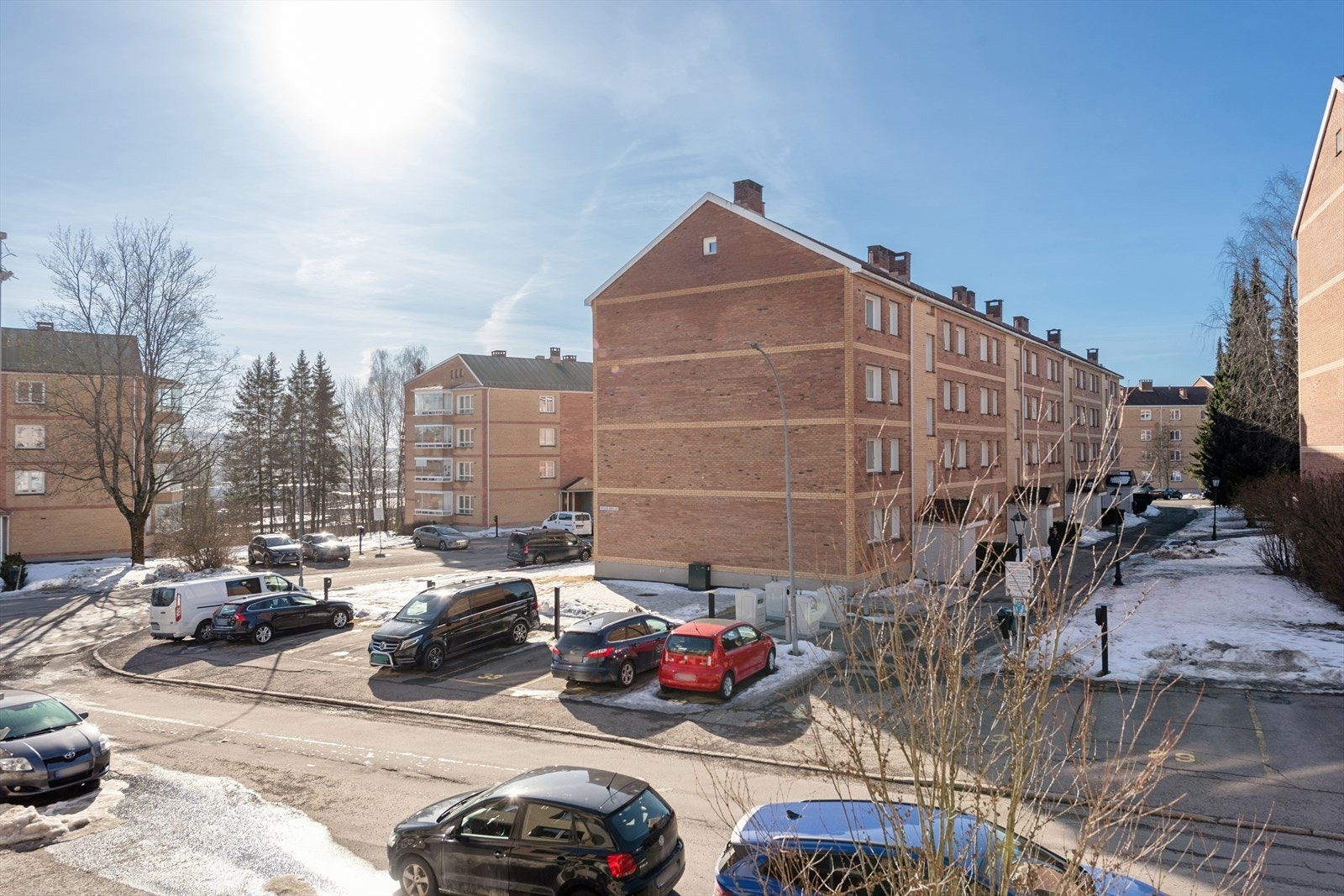 Fra leiligheten er det kort vei til butikker og servicetilbud med alle de daglige nødvendigheter er innen gangavstand. Galleribilde