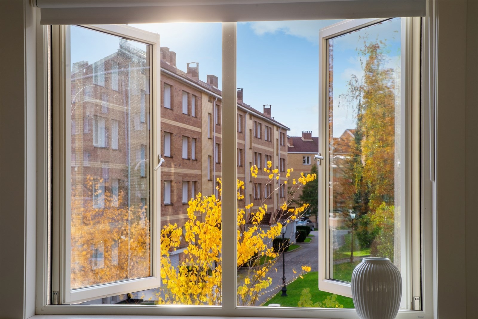 Her bor du i et veletablert og populært område, omkranset av grønne fellesarealer. Galleribilde