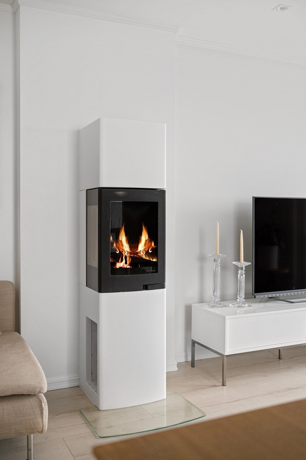 Peisovn som gir en lun og behagelig varme på kalde dager Galleribilde