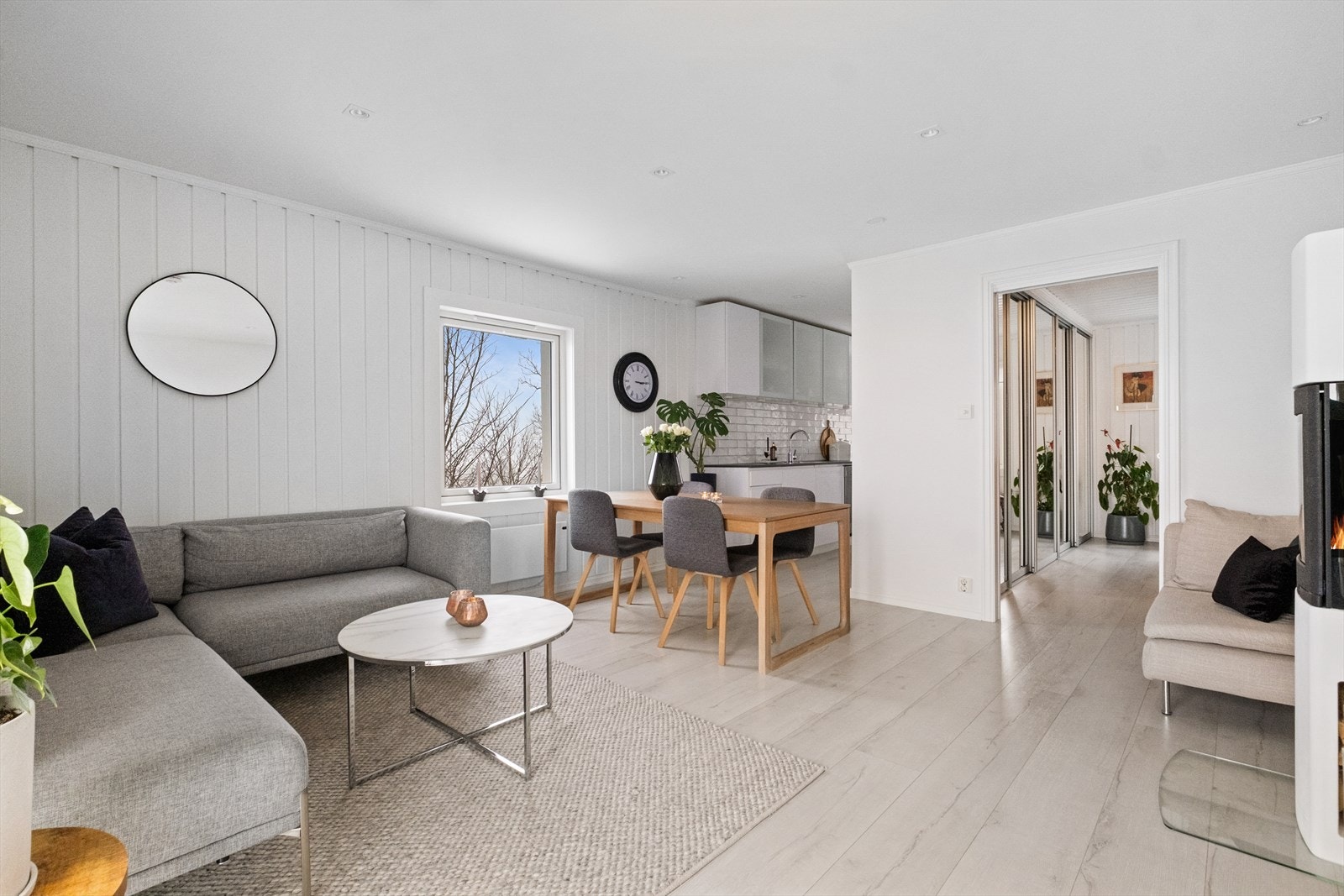 En lys og gjennomgående leilighet over to plan, attraktivt beliggende på populære Eikskollen Galleribilde