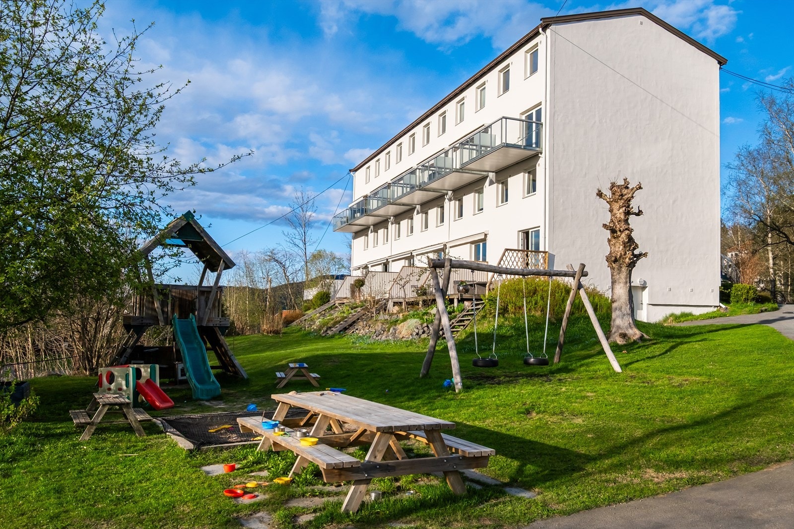 Flere lekeplasser i nærområdet for lek og aktivitet Galleribilde