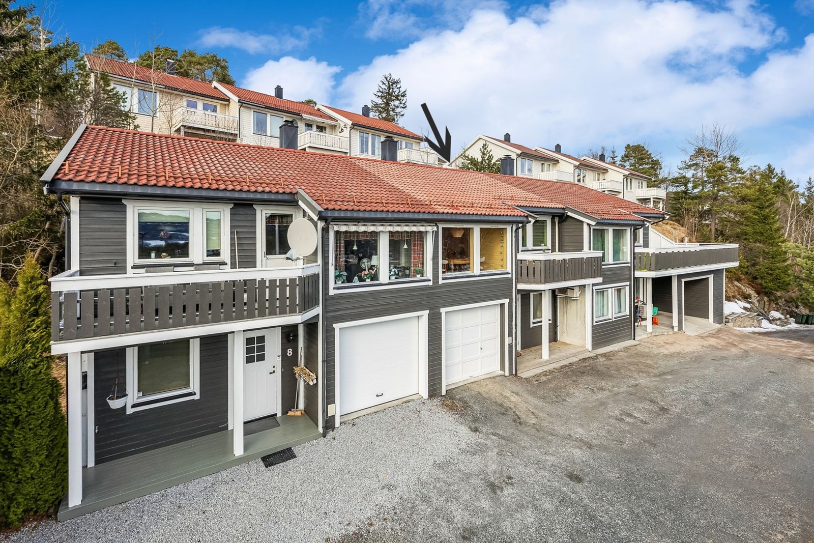 I tillegg disponerer du egen garasje på 14 kvadratmeter. Du bor også i kort avstand til Rissa sentrum og alle dets servicetilbud samt flere populære turstier. Galleribilde