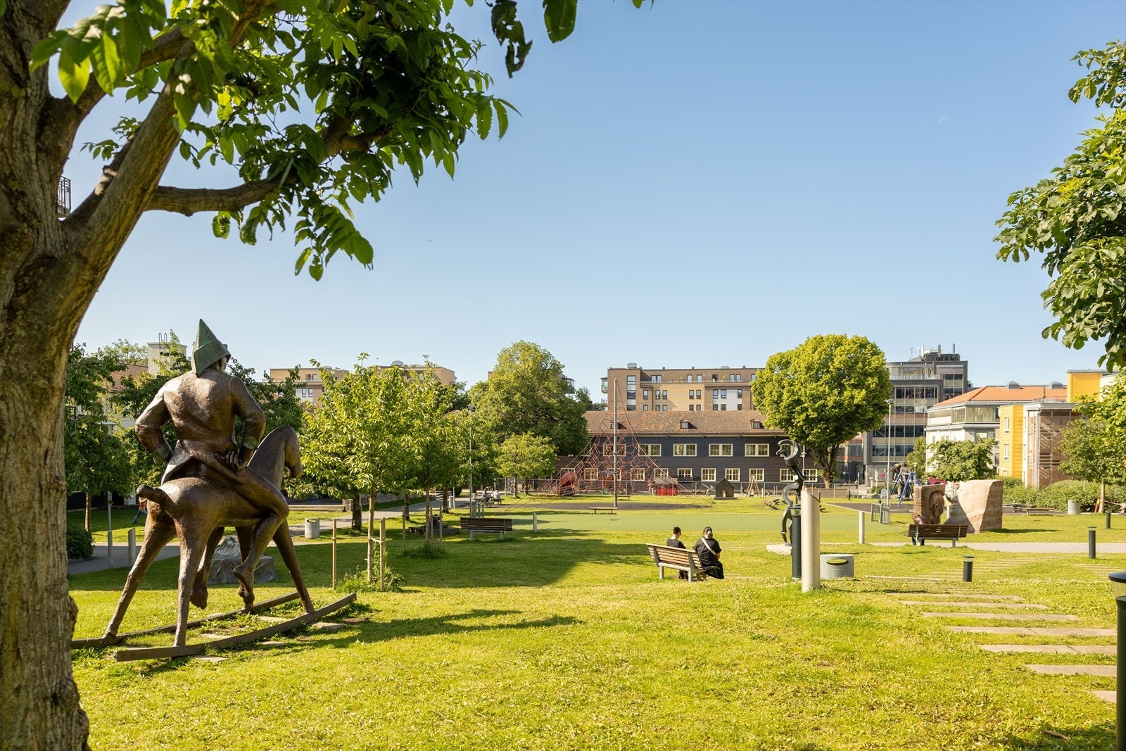 Nærområdet byr på flere grønne lunger og parker. Galleribilde