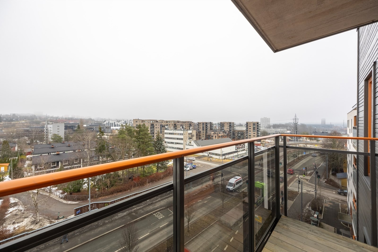 Den andre balkongen gir en fin, privat uteplass tilknyttet hovedsoverommet. Galleribilde