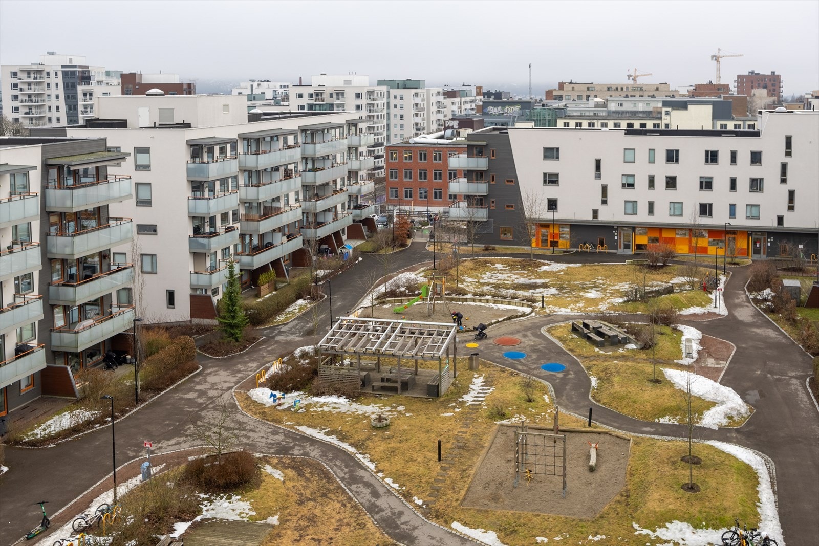 Fra 7. etasje har man god oversikt over det rolige og etablerte nabolaget. Galleribilde