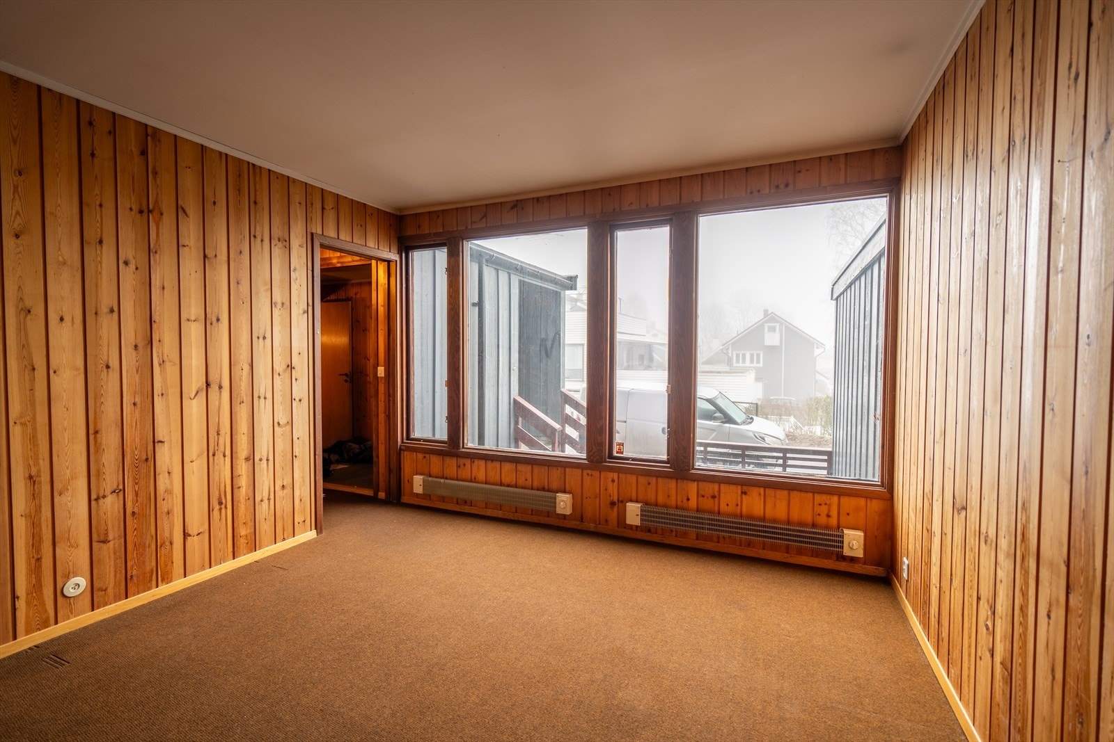 Mange av boligene i området har valgt å tilrettelegge deler av kjelleretasjen som utleiedel, noe som viser hvilke muligheter planløsningen kan gi, forutsatt nødvendige godkjenninger. Galleribilde