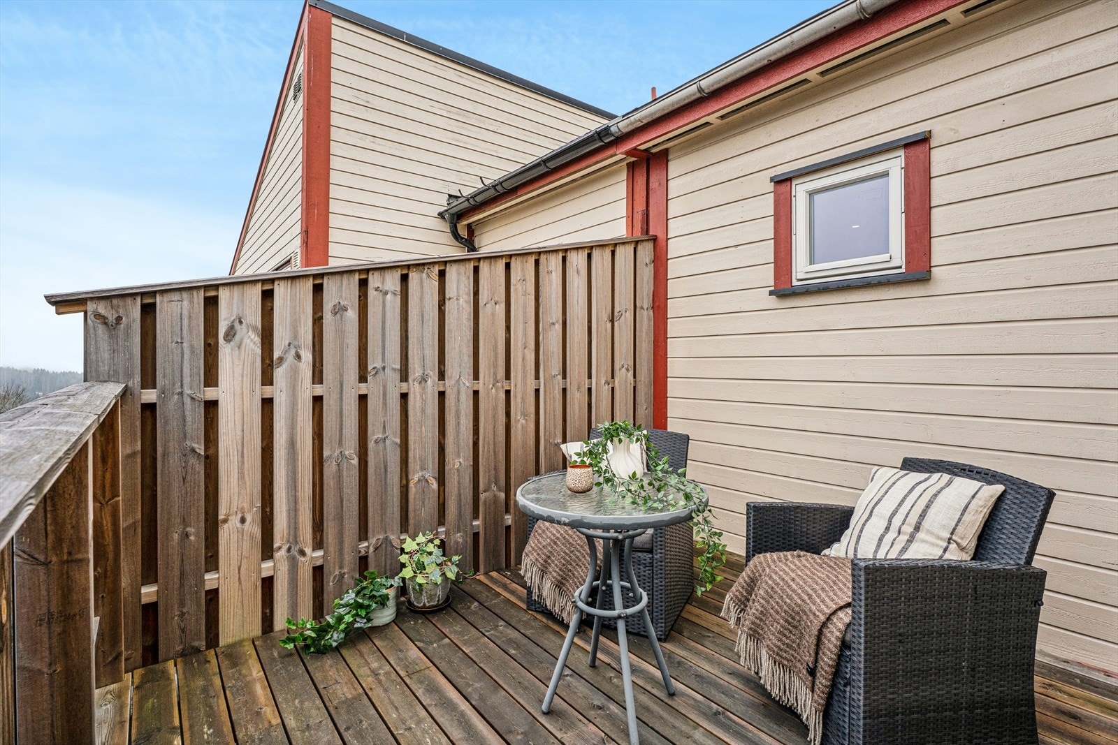 Verandaen utenfor hovedsoverommet er en fin, privat uteplass. Galleribilde