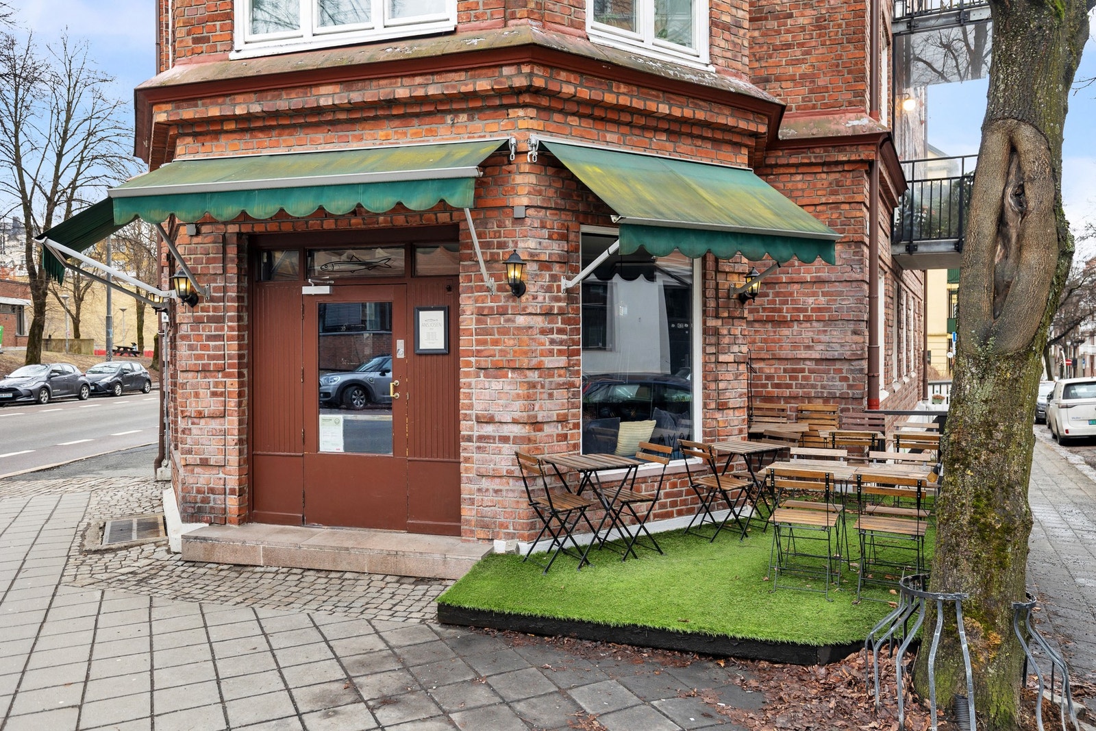 Den italienske restauranten Ansjosen ligger kun 65m fra boligen. Galleribilde