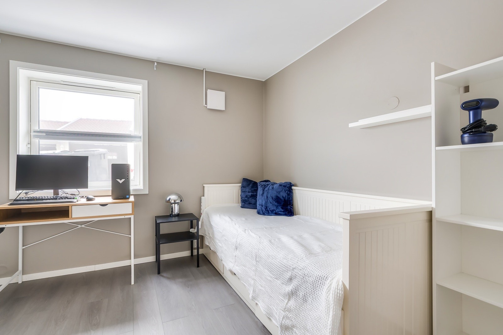 Rom II i underetasjen som i dag benyttes som soverom Galleribilde