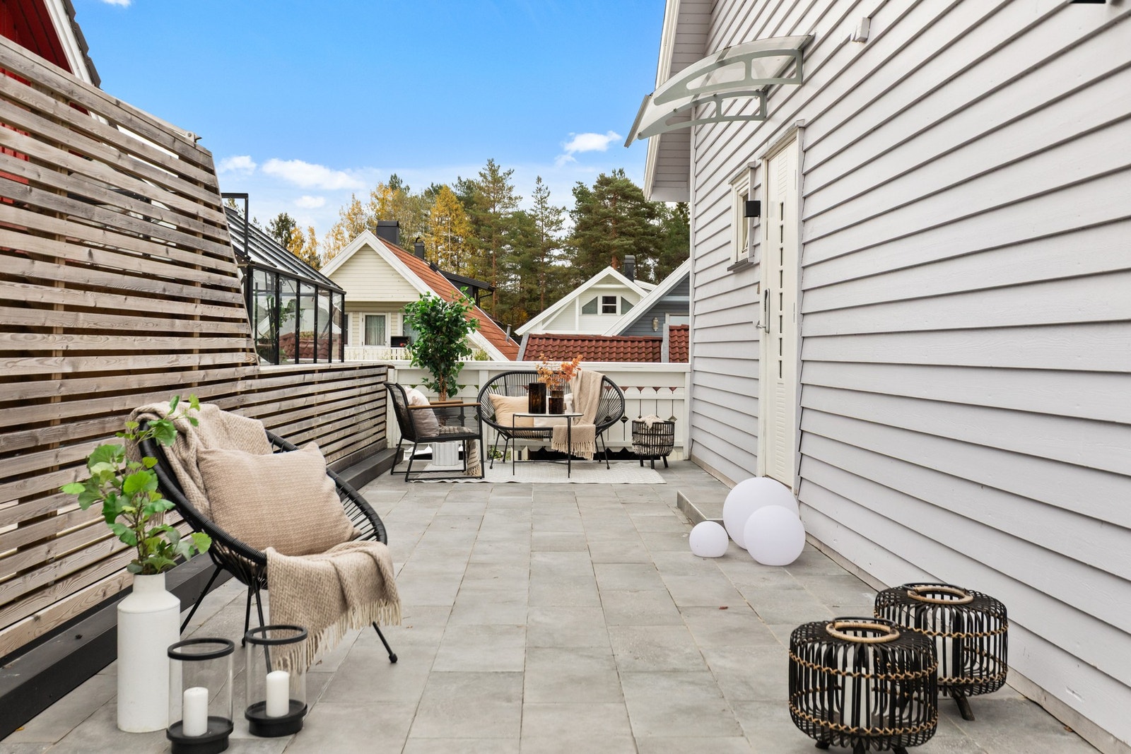 Svært innbydende inngangsparti til hovedetasjen Galleribilde