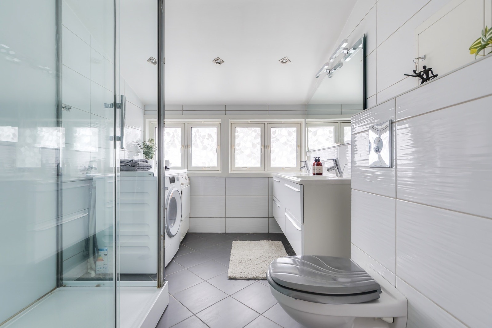 Baderommet har god størrelse Galleribilde