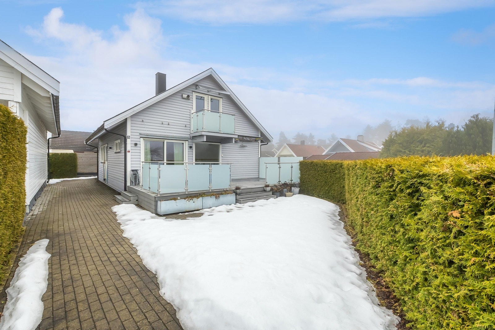 Uteplassen byr på ypperlige solforhold Galleribilde