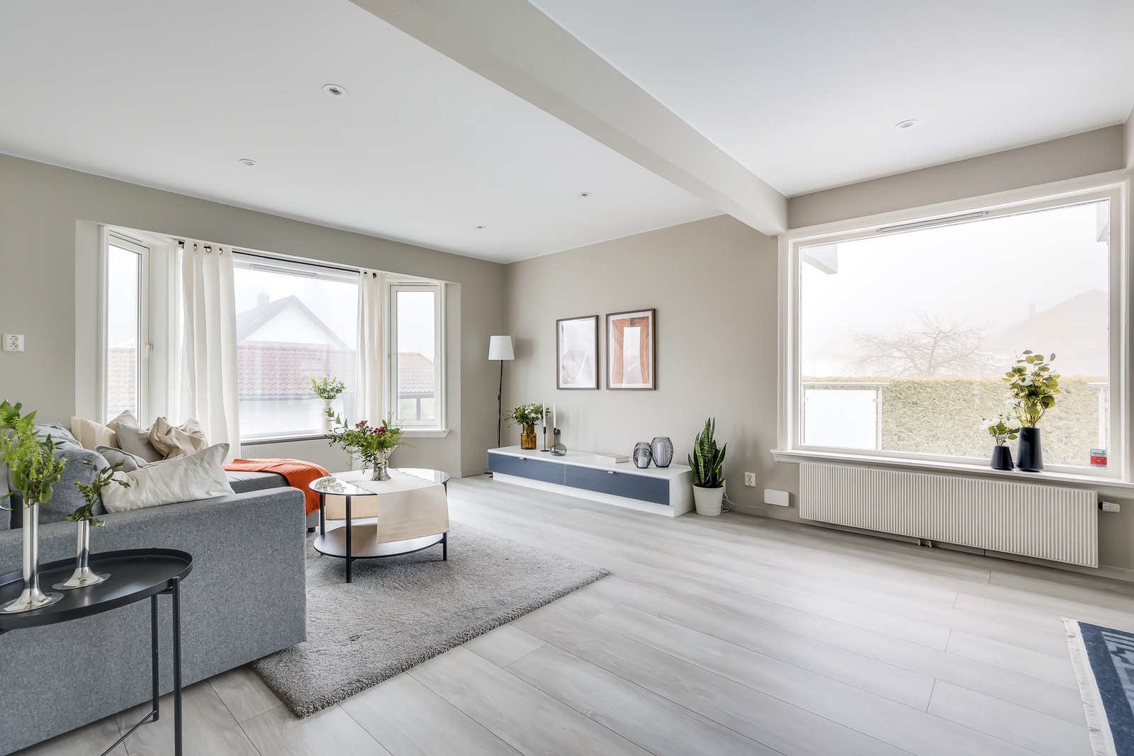 Boligen varmes opp med vannbåren varme via radiatorer Galleribilde