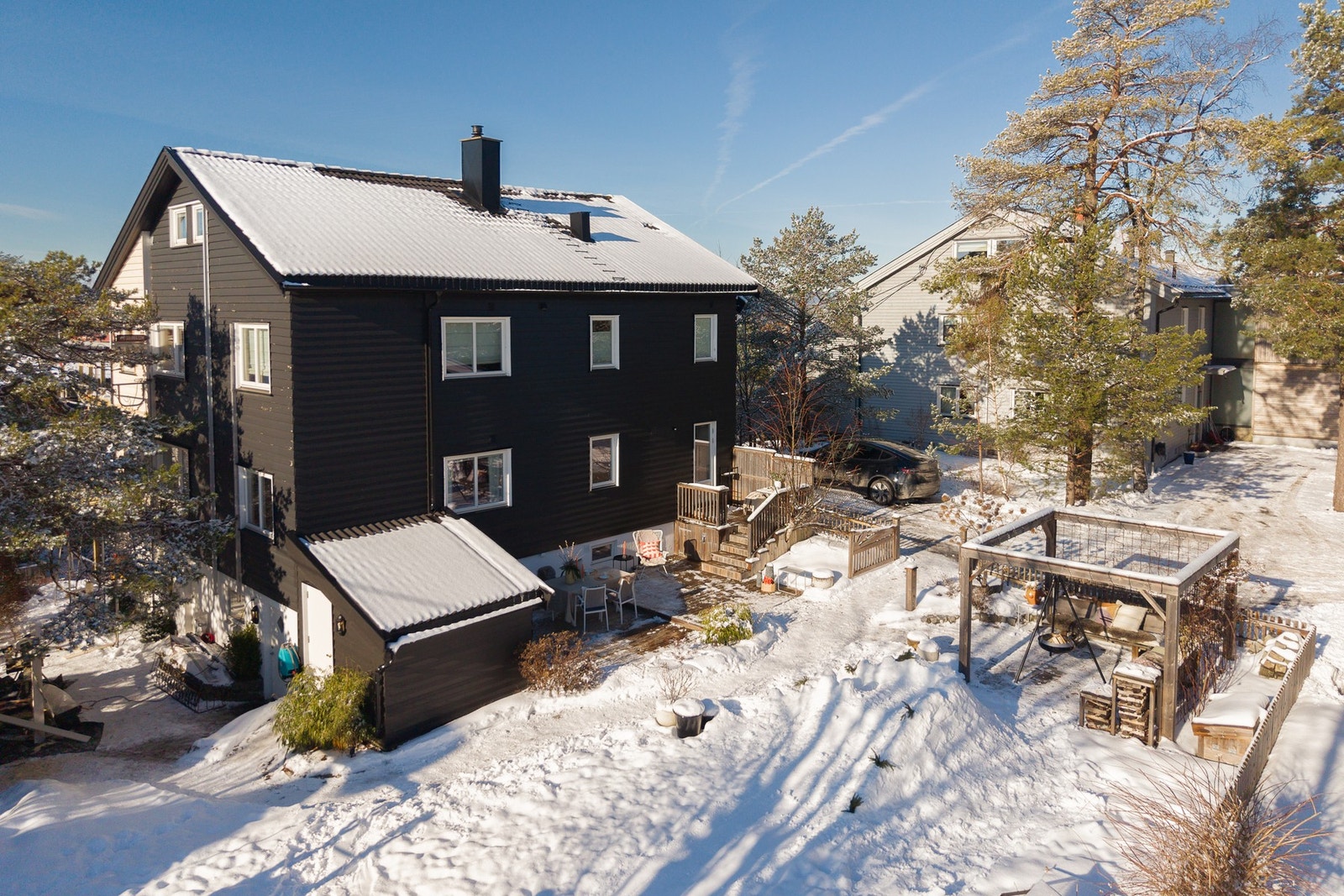 Her bor man
skjermet, på toppen av et høydedrag med kun tre minutters gange til Sæter Torg og trikken. Galleribilde