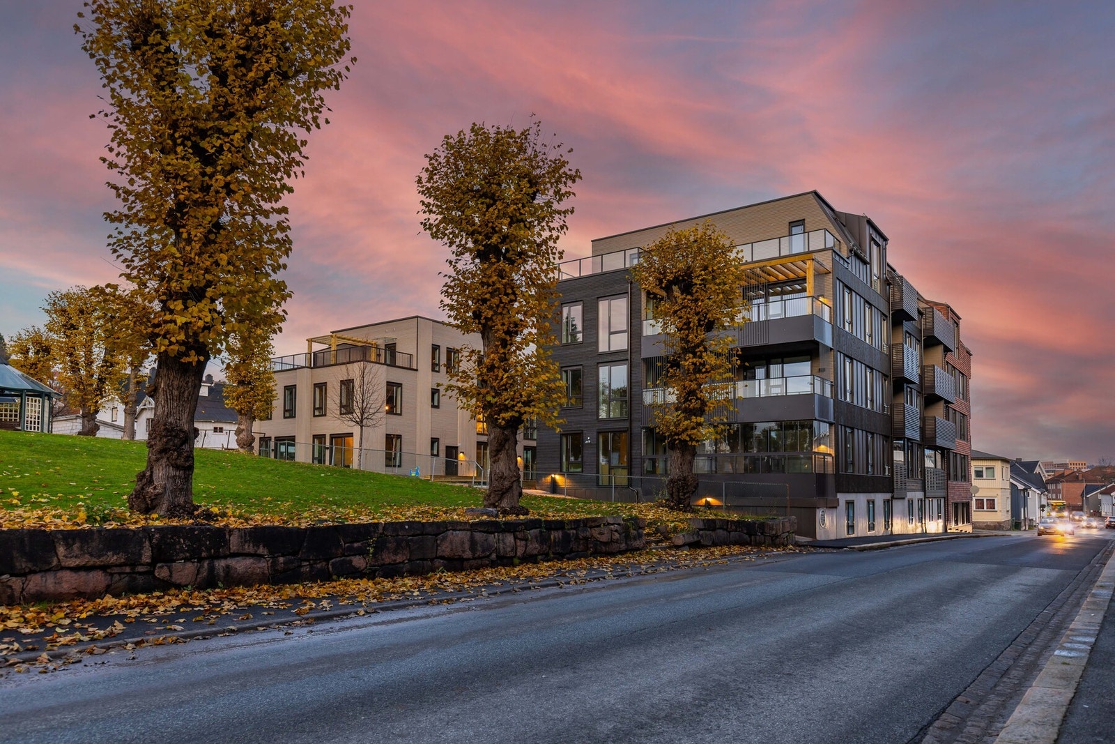 Sameiet ligger sentralt i bydelen Bragernes i Drammen. Galleribilde