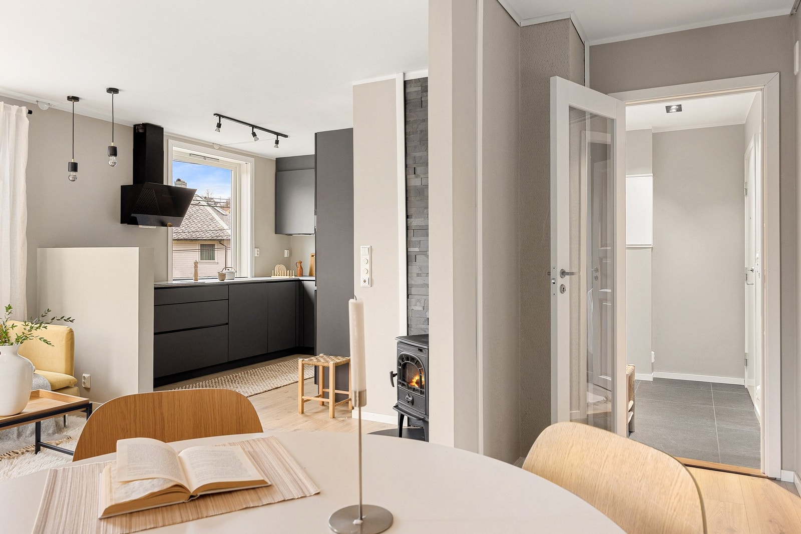 Leiligheten har en god planløsning med romslige rom. Galleribilde