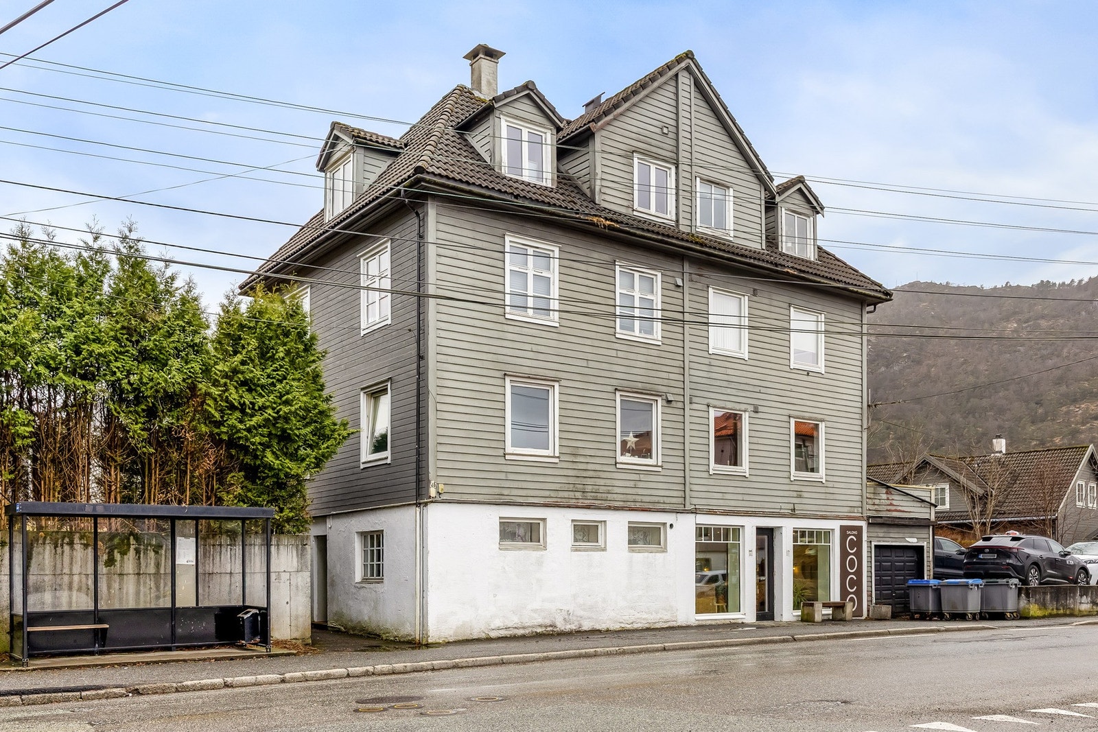 Sentral beliggenhet i Gravdal. Fra leiligheten er det få minutters gange til Rema 1000. Galleribilde