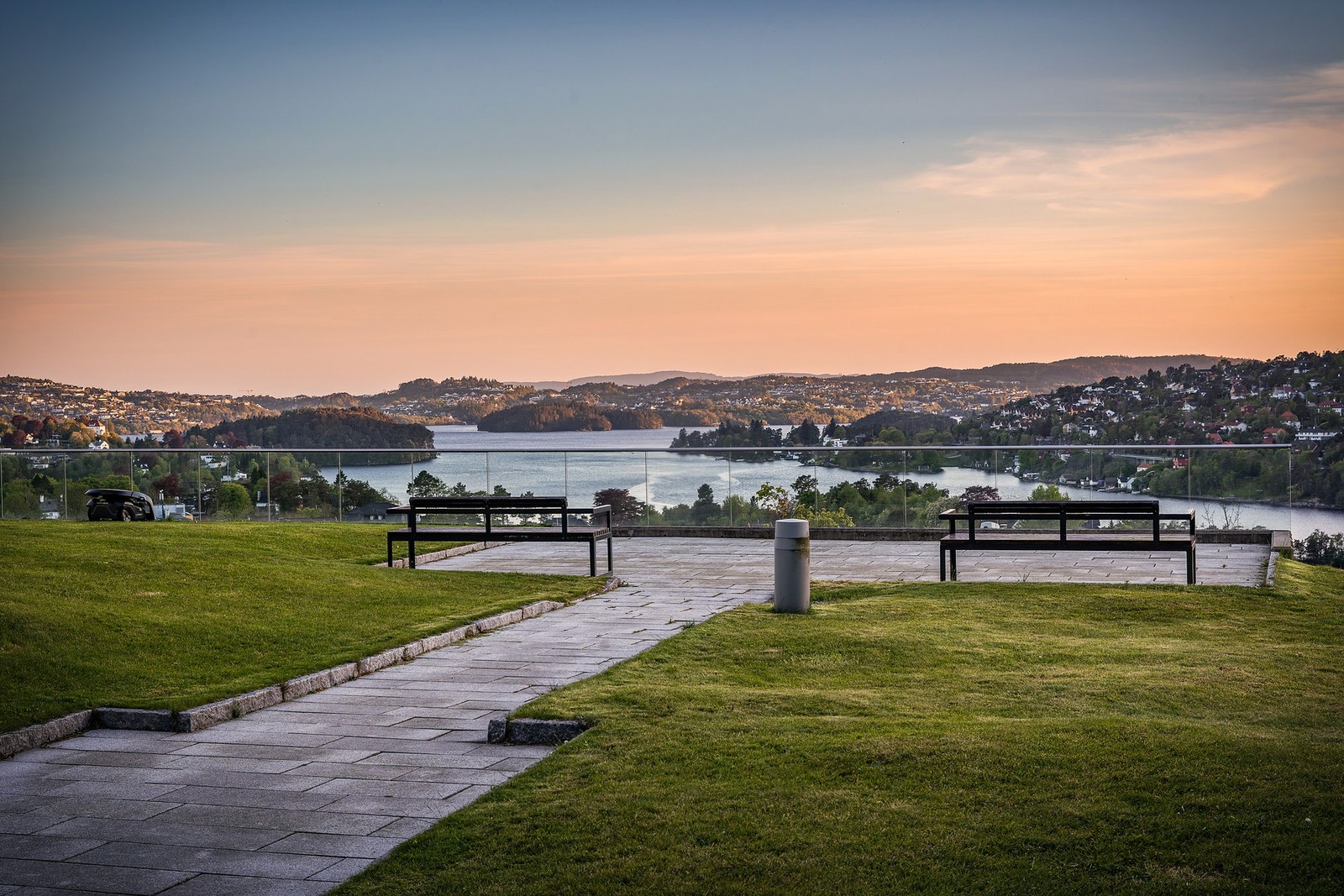 Drøm deg vekk her, en sen kveld eller tidlig morgen Galleribilde