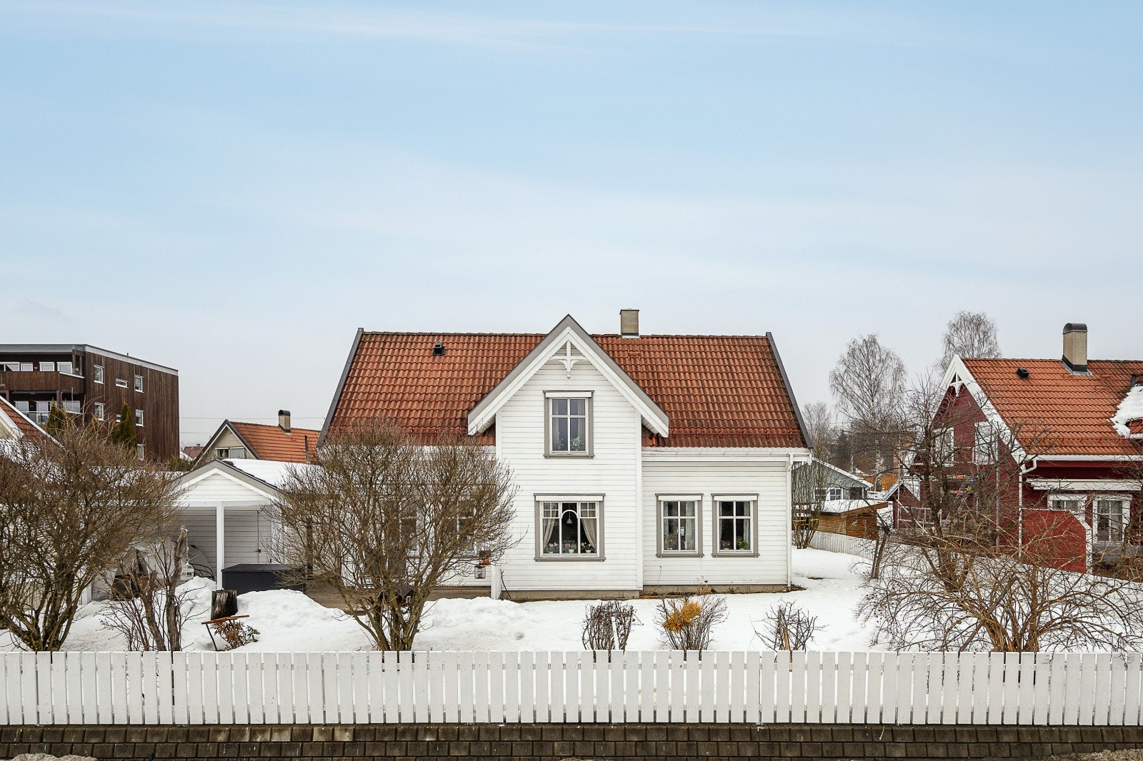 Boligen strekker seg over to etasjer og har et samlet internt bruksareal på 132 m². Galleribilde
