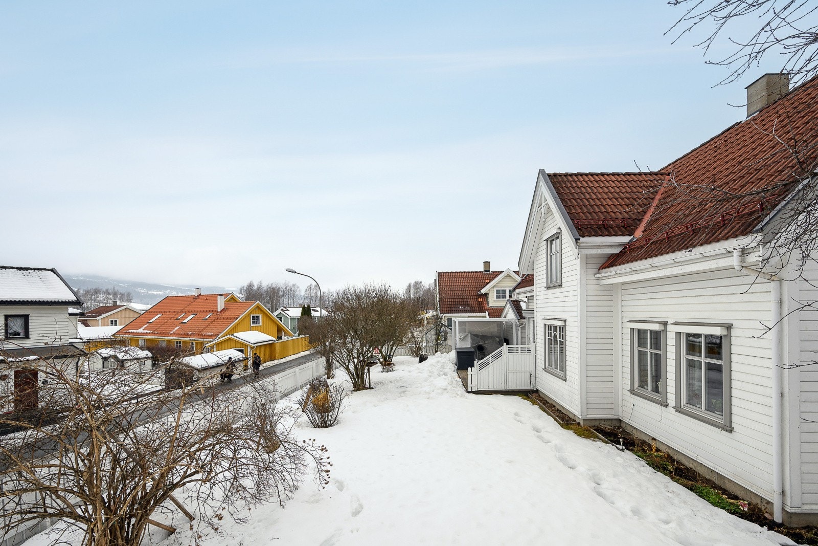 Fra eiendommen er det kort vei til Nordre park, et fint rekreasjonsområde kun 5 minutter unna. Galleribilde