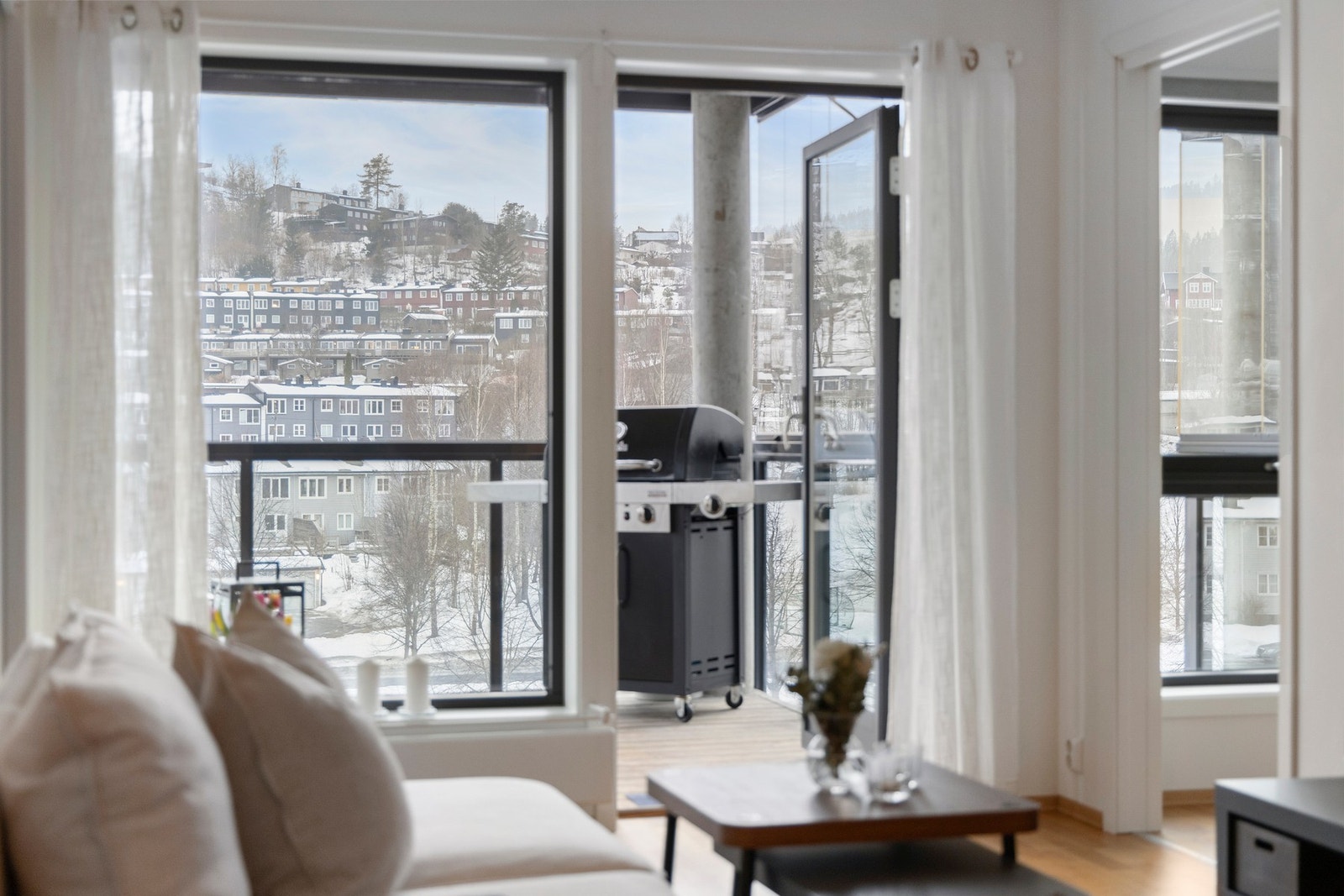 Fra stue har du adkomst til balkong Galleribilde