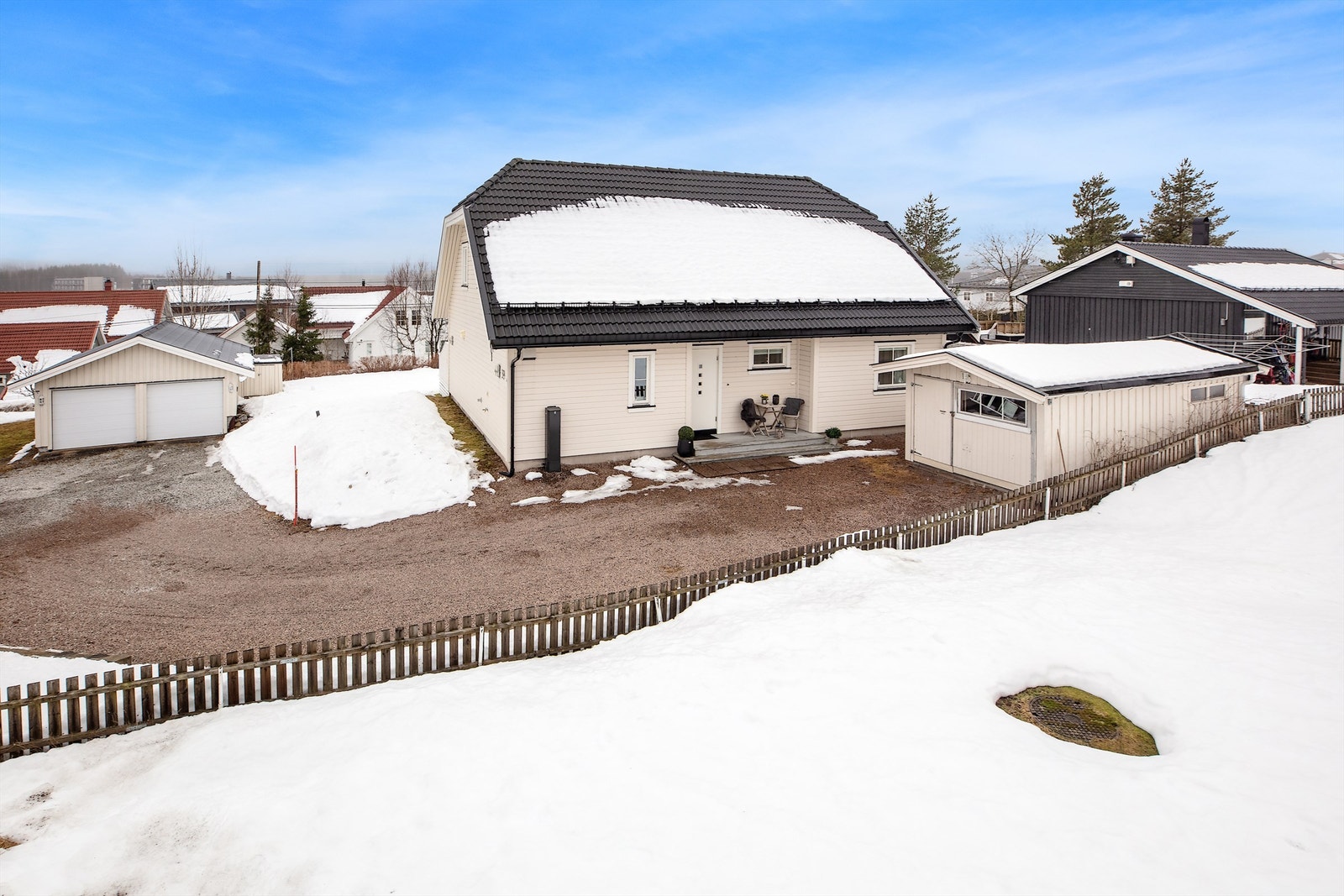 Har kan en kjøre helt til inngangen for å laste av bilen etter handling eller tur Galleribilde