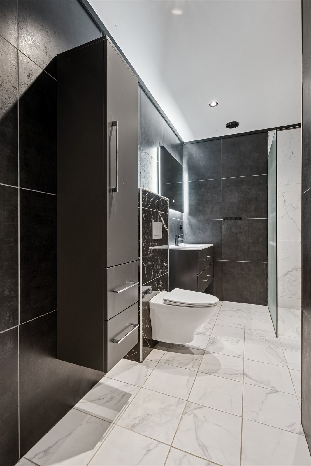 Med varmekablar i golv vert badet ein god stad å starte og avslutte dagen på. Galleribilde