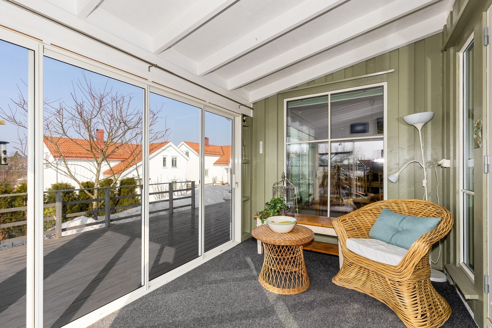 Solrikt og vestvendt - Sommerstuen forlenger utesesongen! Galleribilde