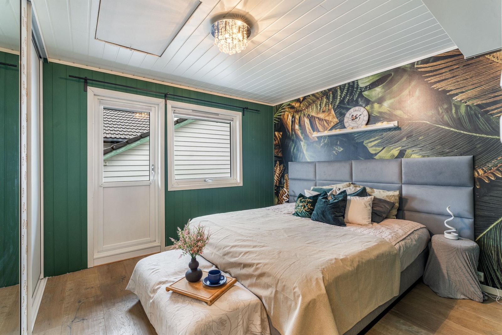 Hovedsoverommet har direkte utgang til en egen balkong på 4 m². Galleribilde