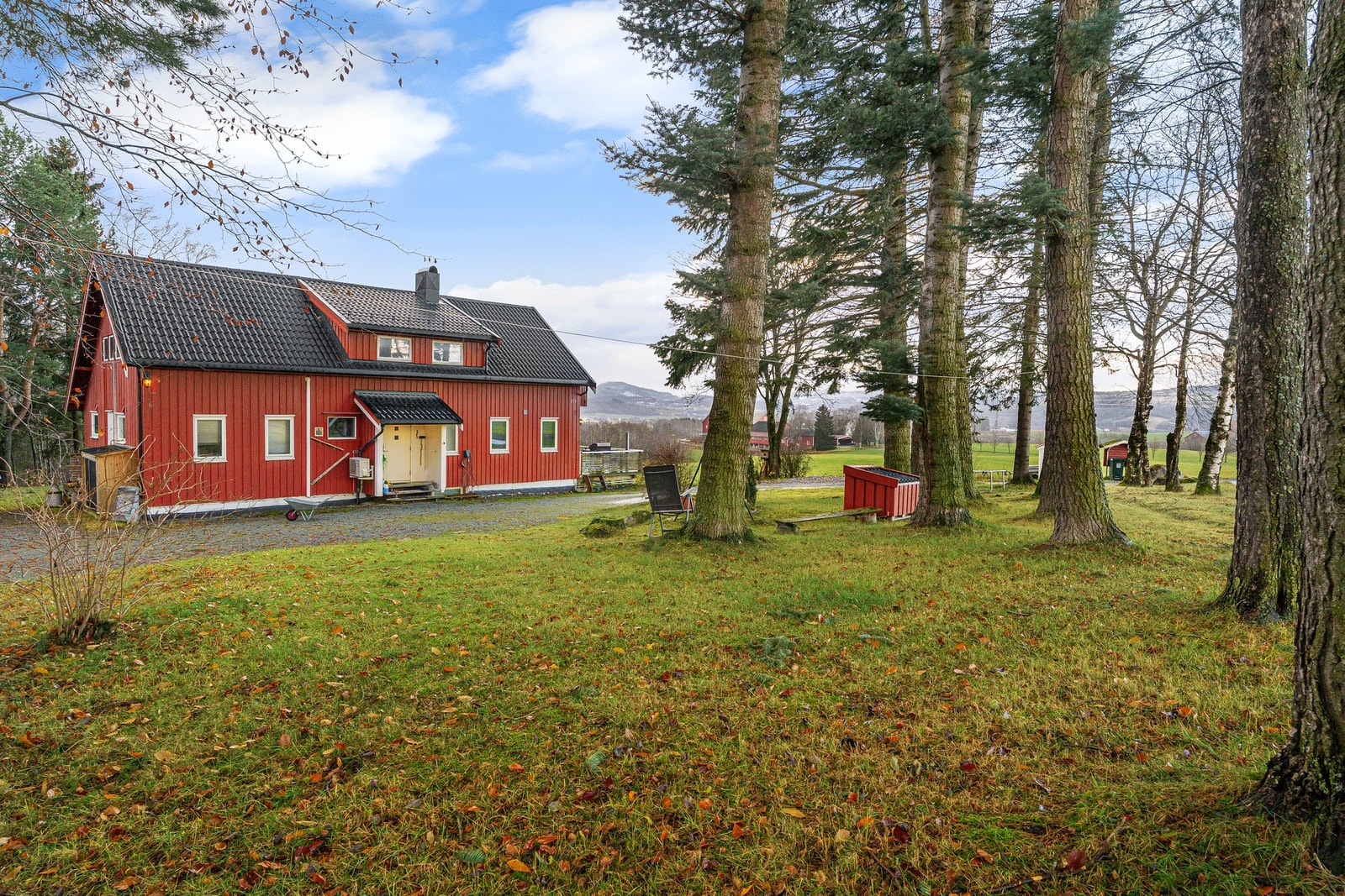 Eiendommen har en tomt på hele 2524kvm. Galleribilde