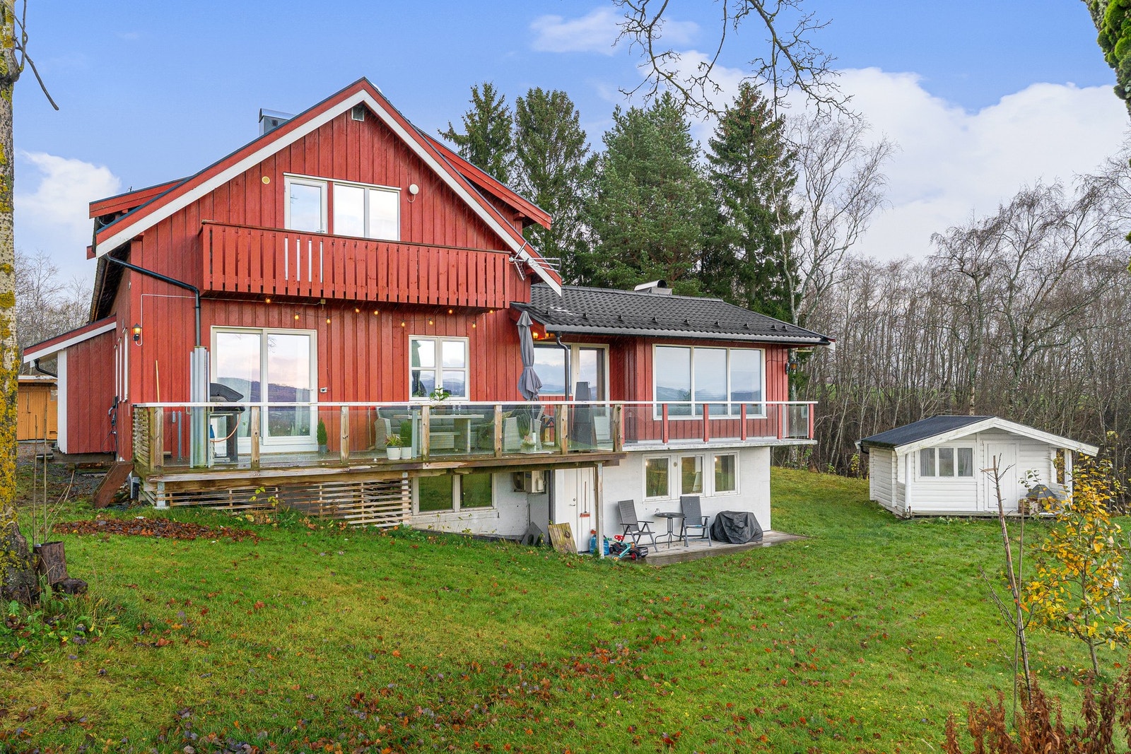 Det ble skiftet taktekking, renner og nedløp i 2011. Galleribilde