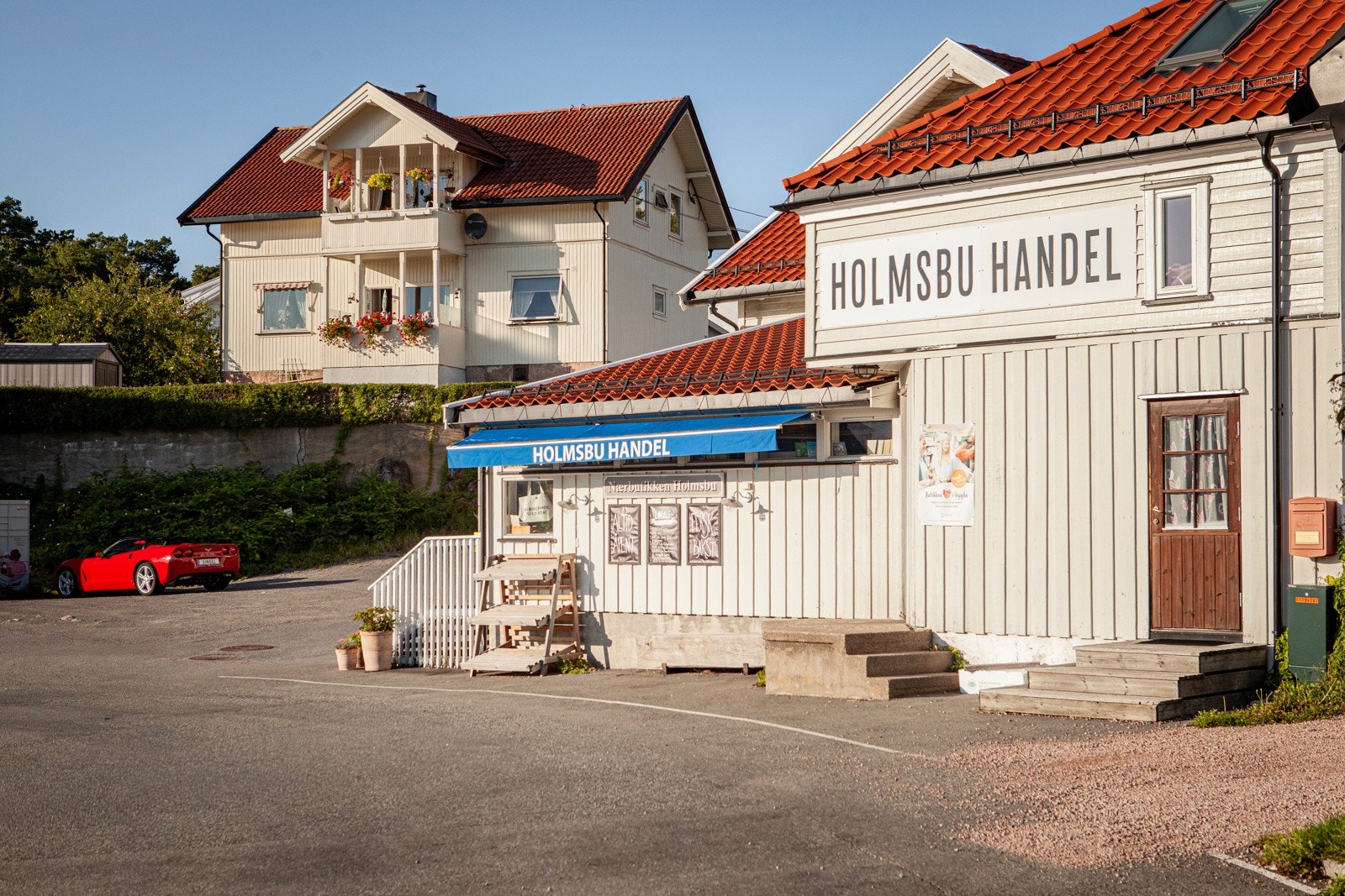 Holmsbu sentrum. Galleribilde