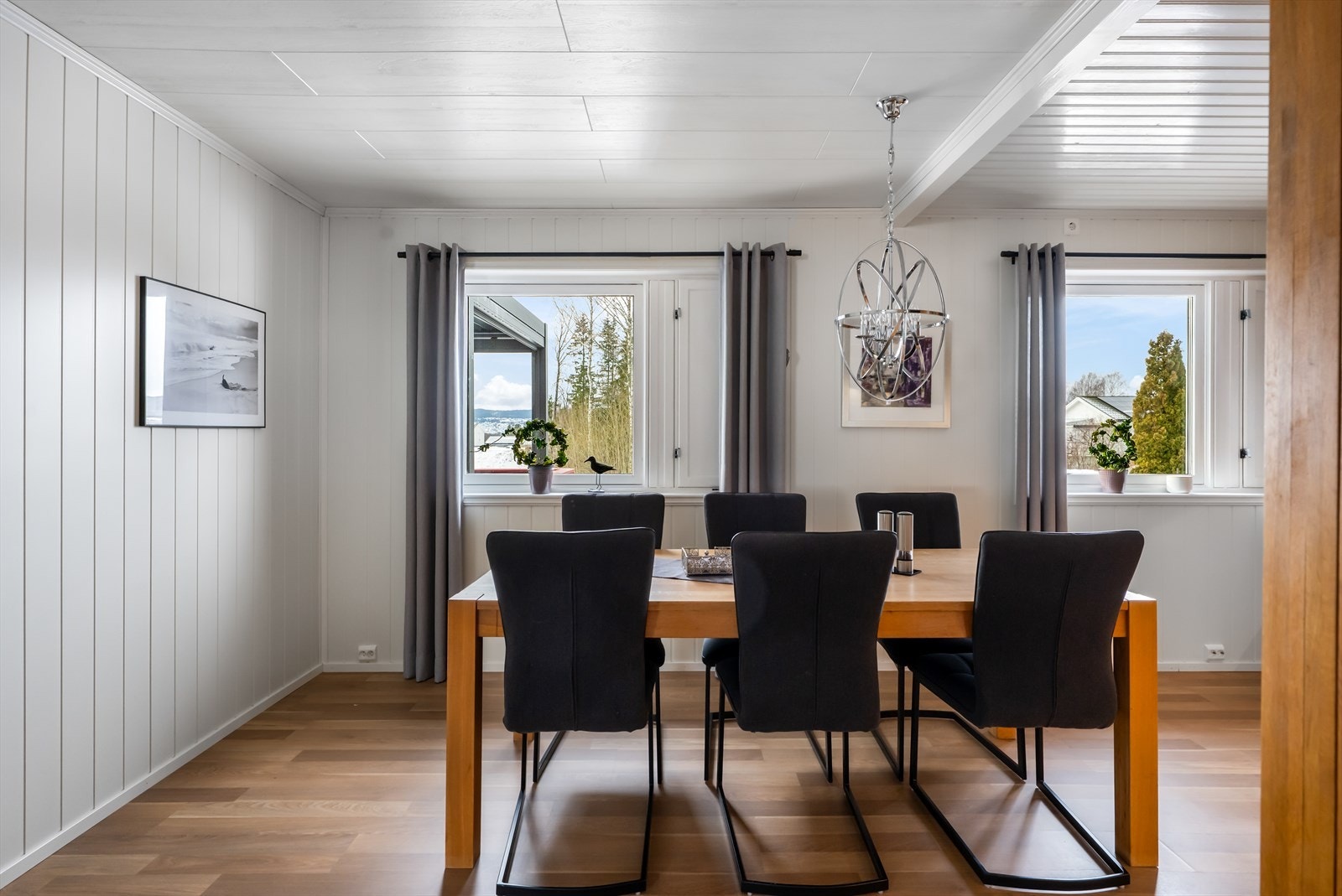 Spisestue. Galleribilde