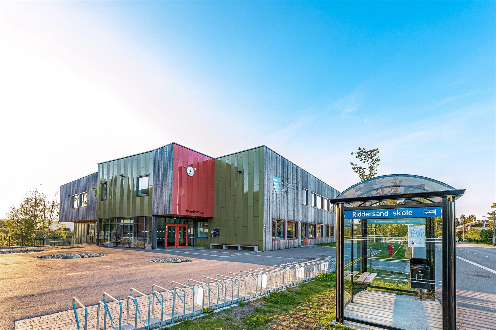 Riddersand barneskole finnes innen kort rekkevidde. Galleribilde
