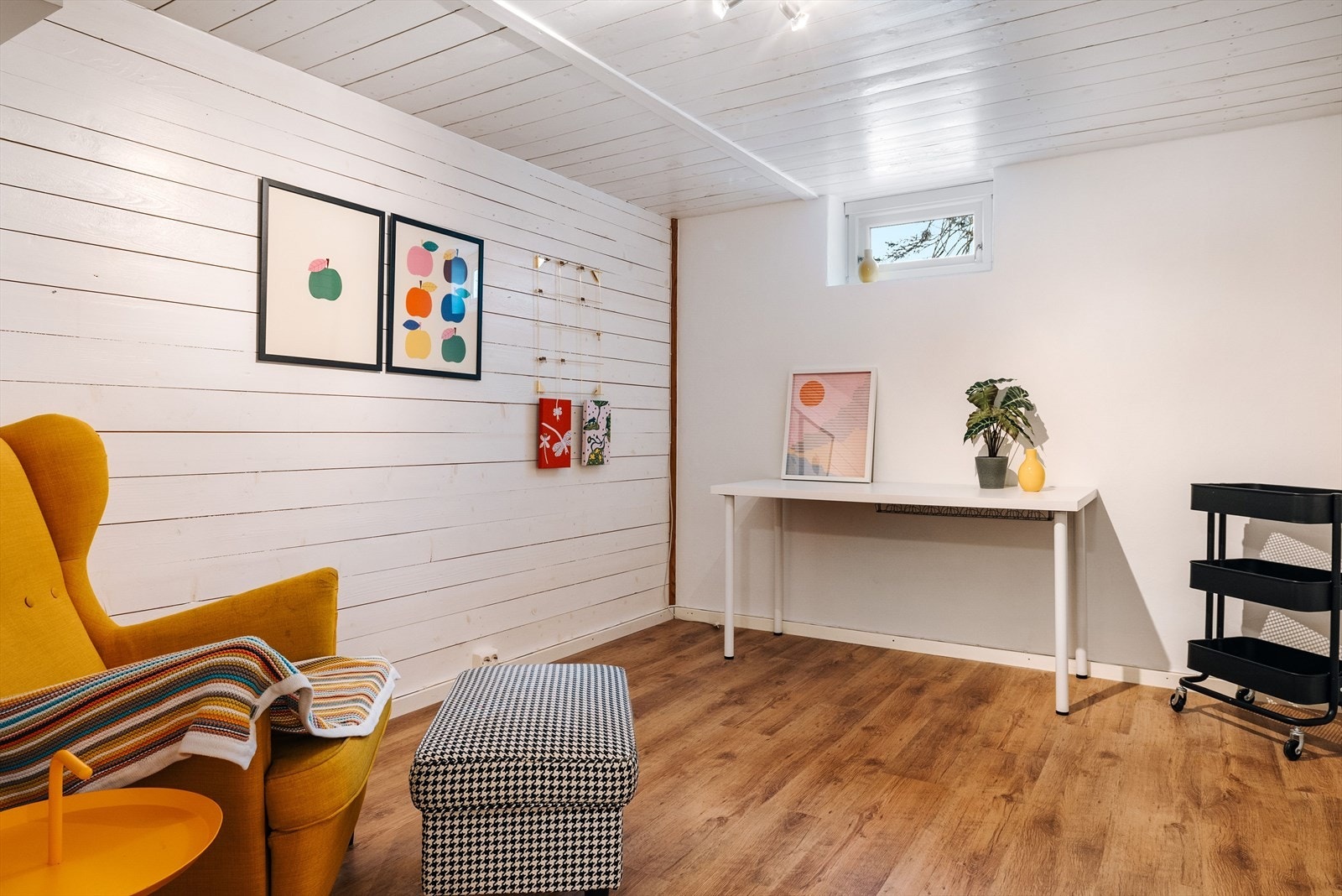 Rom som disponeres av leiligheten i kjeller. Det gjøres oppmerksom på at rommet ikke er godkjent til varig opphold. Galleribilde