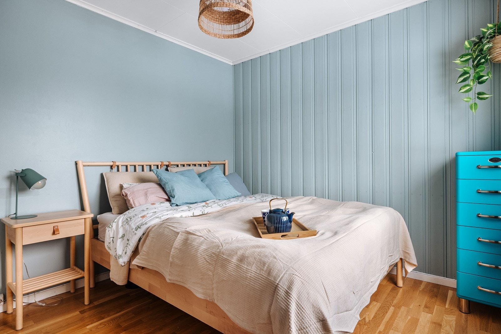 Leiligheten har tre soverom, dette er det største av dem. Galleribilde