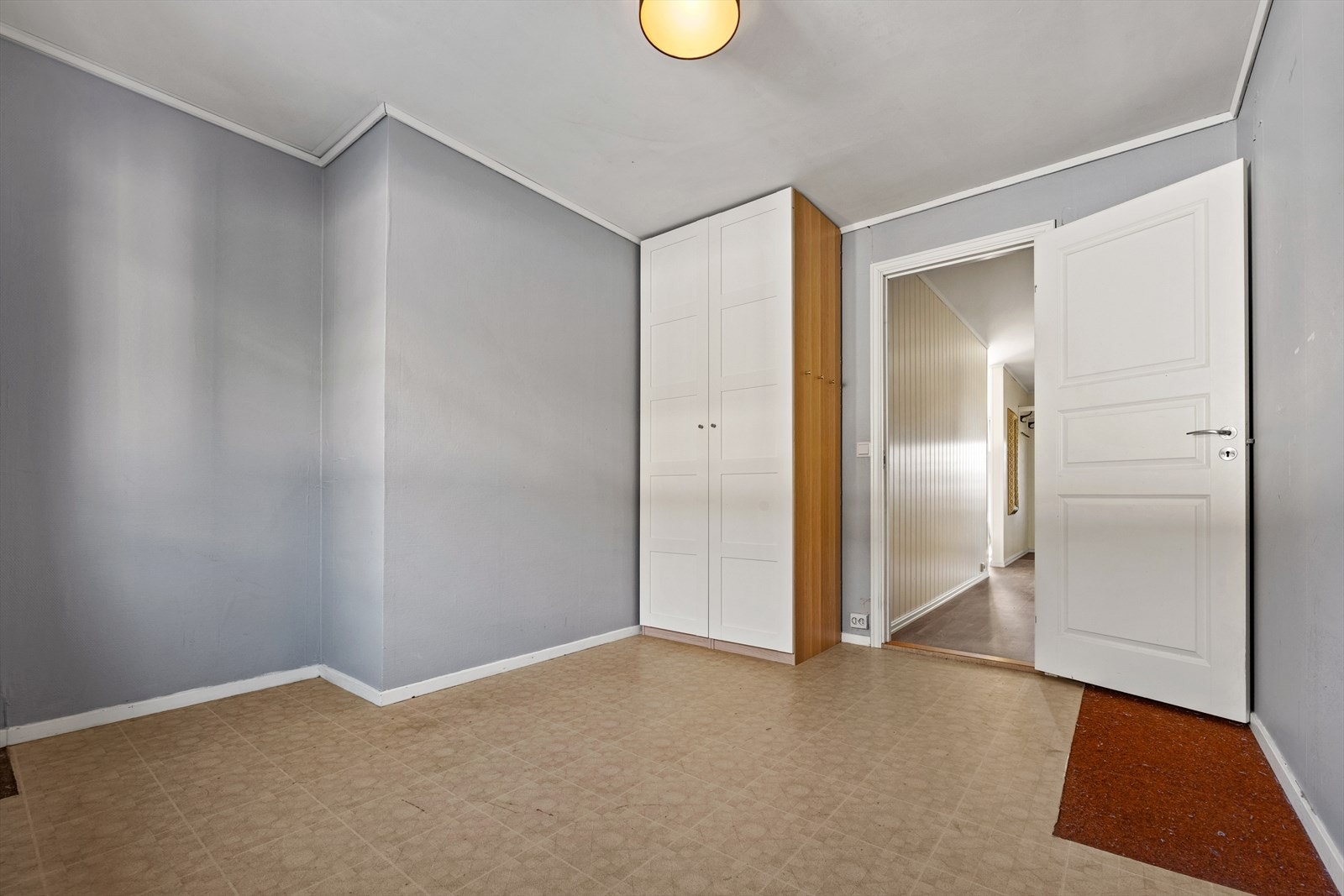 Familievennlig bolig med 3 soverom. Her soverom 1. Galleribilde