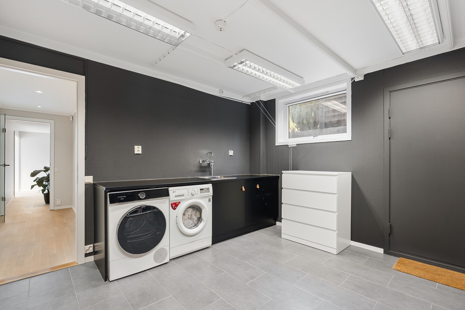 Underetasje: Vaskerom/bi-inngang (godkjent som redskap/sport/klær på godkjente tegninger). Galleribilde