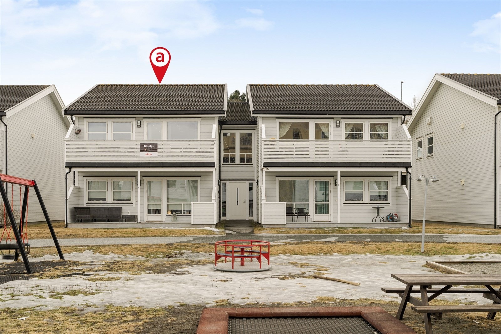 Boligen ligger i Buvika, et etablert og populært boligområde i Skaun kommune. Området er kjent for sitt aktive lokalsamfunn og korte avstand til både Trondheim og Melhus. Galleribilde