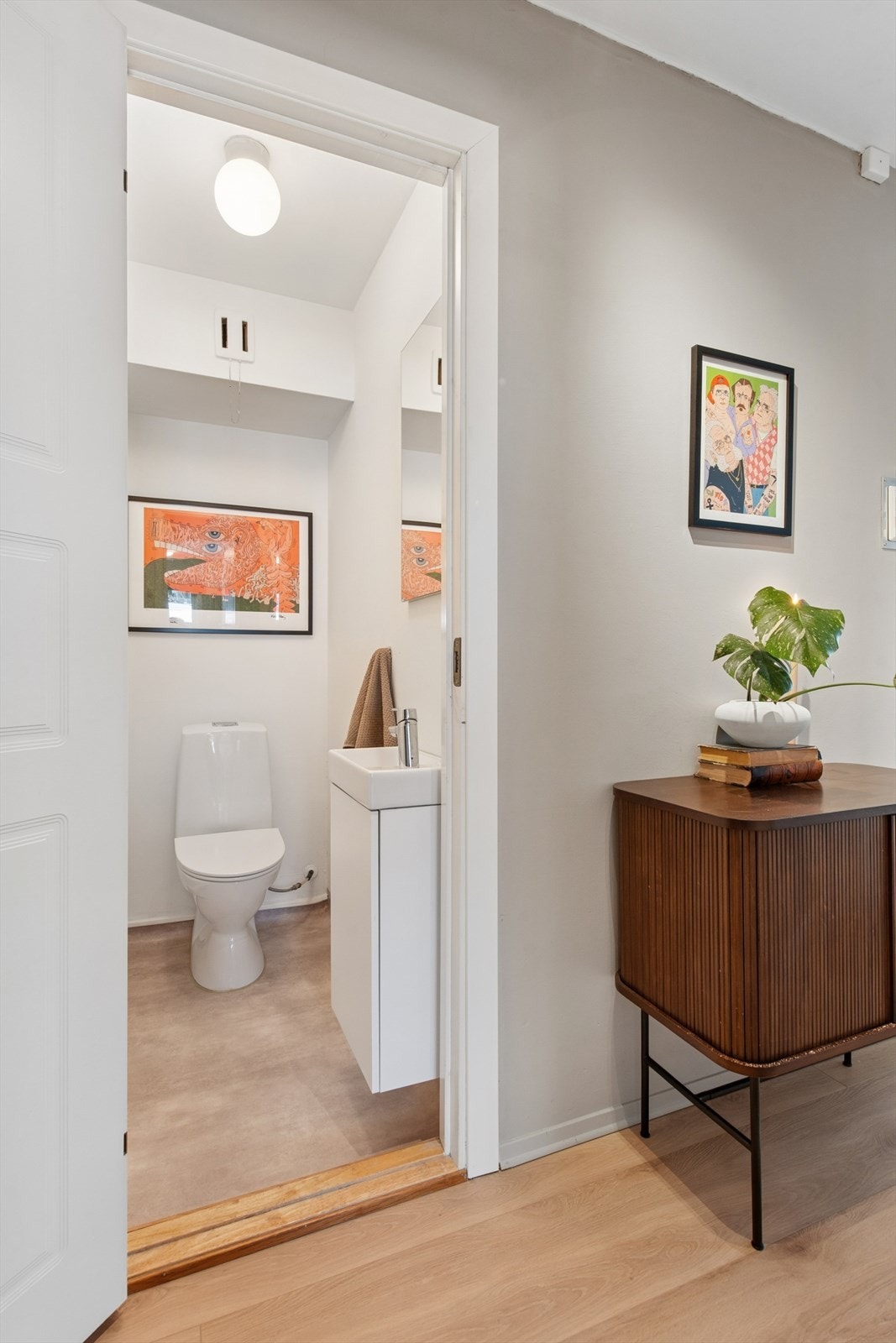 Separat toalettrom. Galleribilde