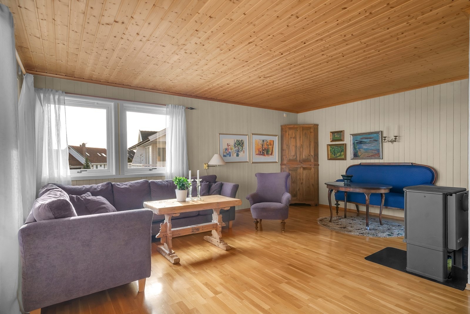 Her har du plass til flere sittegrupper i naturlige soner. Galleribilde