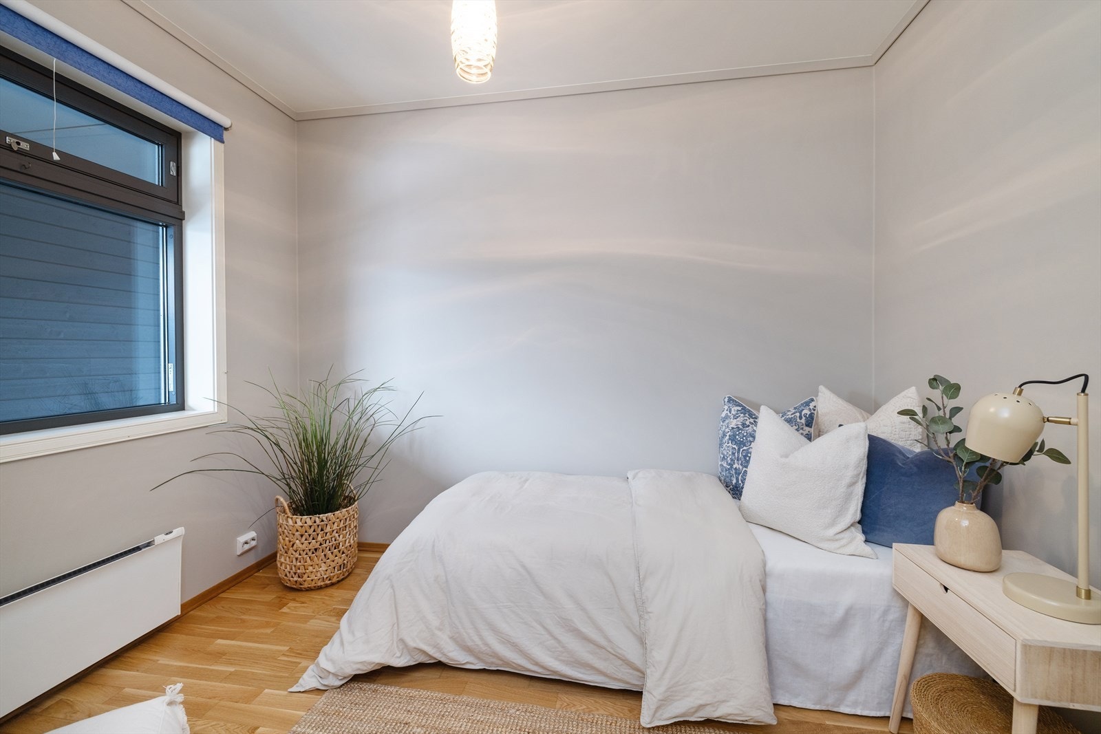 Dette rommet er utstyrt med rullgardin innvendig. Galleribilde